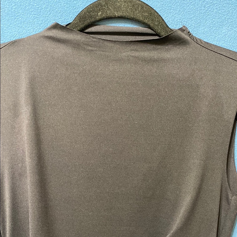 Elegant New Tear Drop Open Back Black Sleeveless Top - Picture 2 of 14